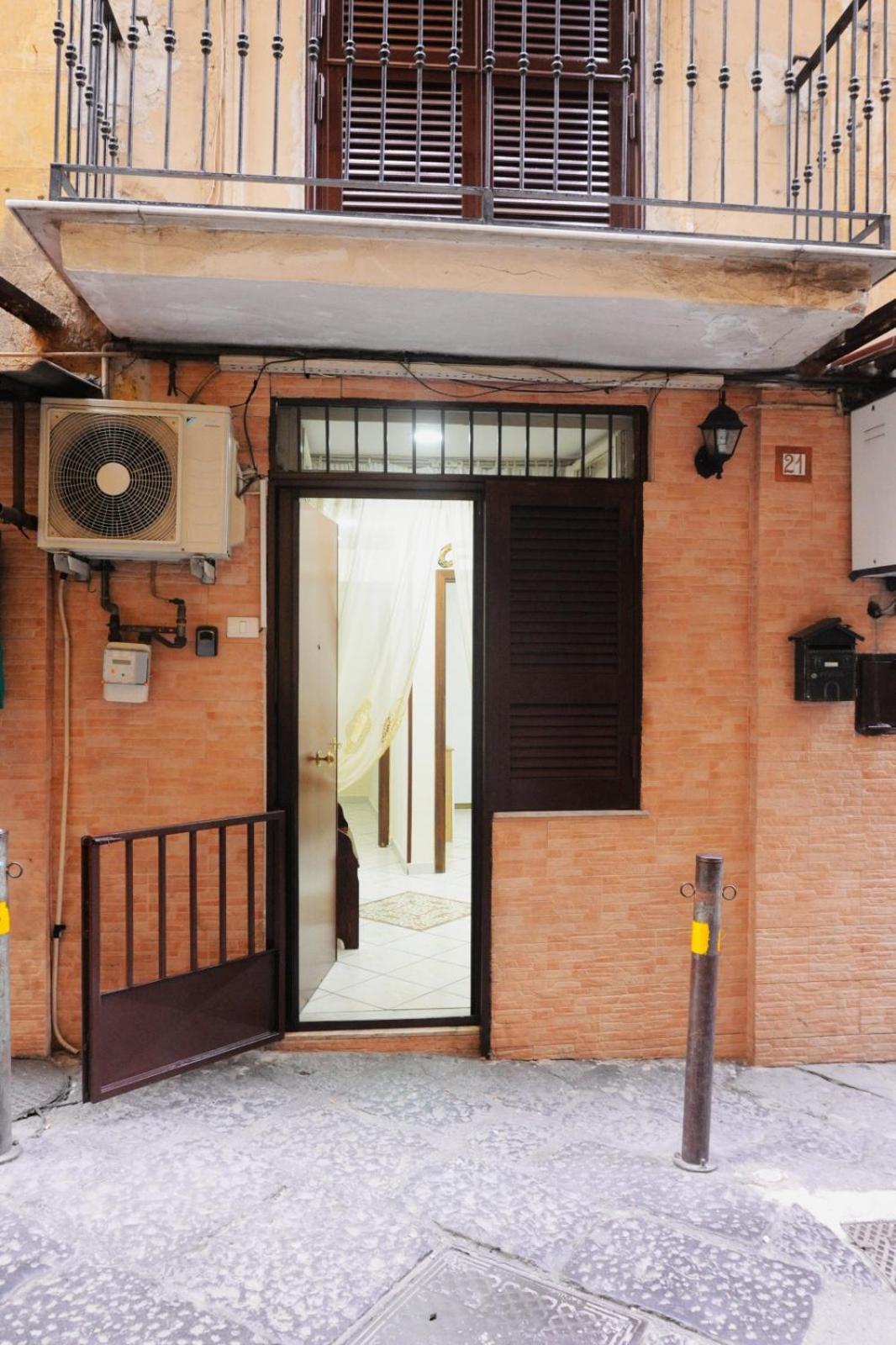 La Casa Di Nancy Next Plebiscito Lejlighed Napoli Eksteriør billede